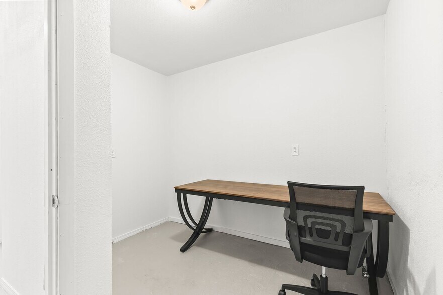 More Photos Of 10 S Toppenish Ave, Toppenish General Retail For Sale