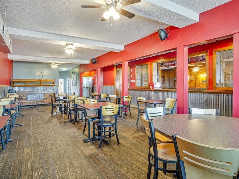 More Photos Of 200 N Main St, Dupo Specialty For Sale