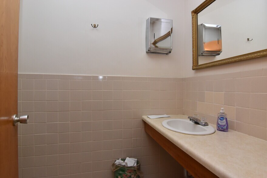 More Photos Of 125 Causey Ave, Milford Office For Sale