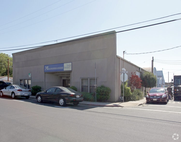 Primary Photo Of 216 Campus Way, Modesto Warehouse For Lease