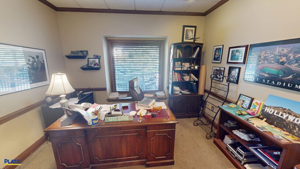 More Photos Of 8501 E Market St, Warren Medical For Sale