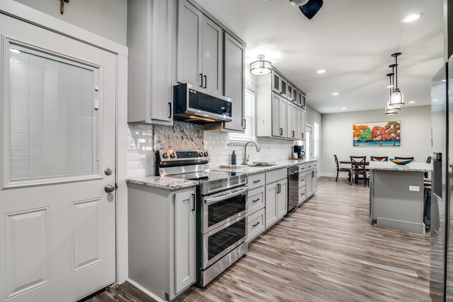 More Photos Of Richland Chambers Lake, Streetman Land For Sale