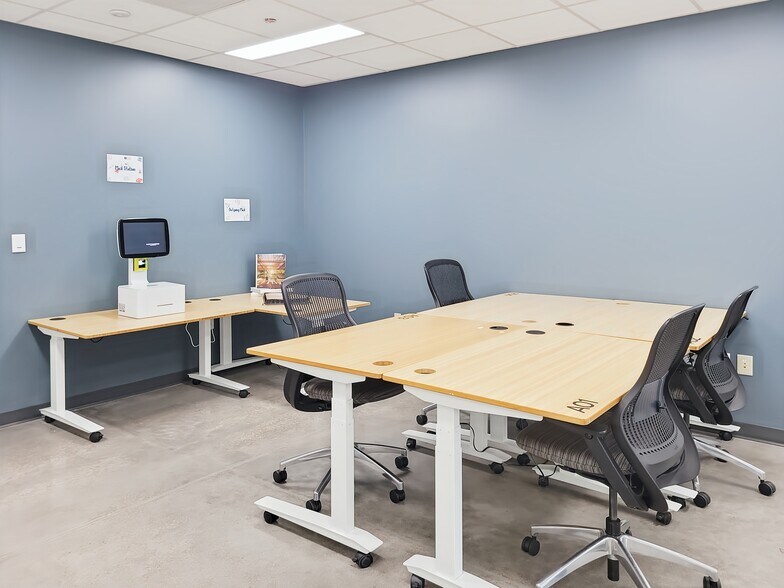 More Photos Of 285 Century Pl, Louisville Coworking Space