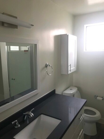 More Photos Of 537 San Vicente Blvd, Santa Monica Apartments For Sale