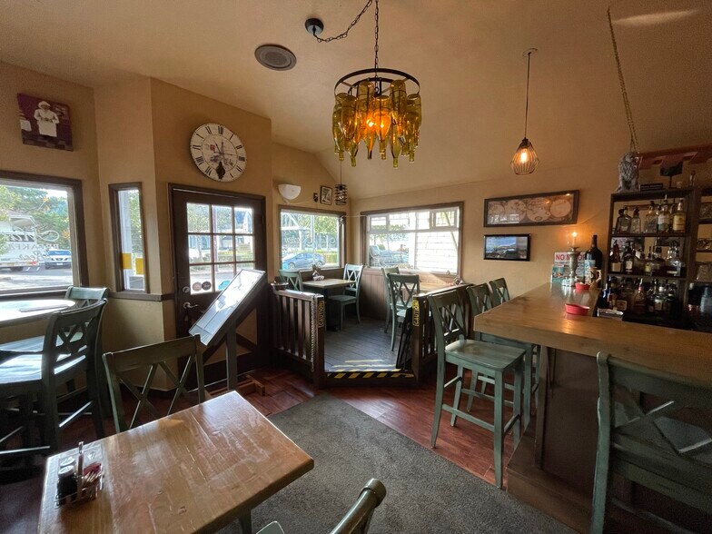 More Photos Of 1277 Bay St, Florence Storefront For Sale