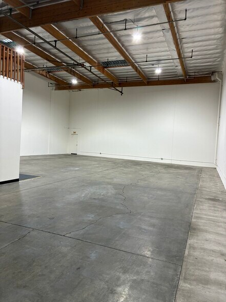 More Photos Of 2640-2650 River Ave, Rosemead Warehouse For Lease