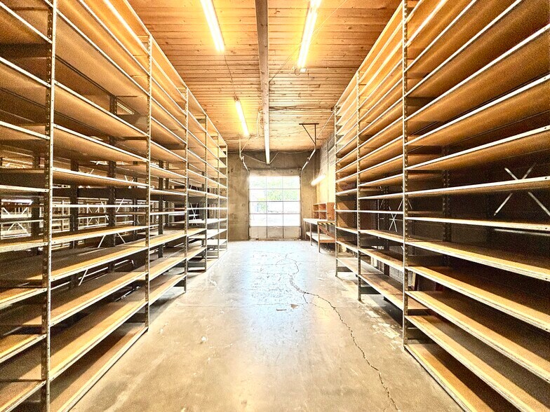 More Photos Of 1012 Commercial St NE, Salem Freestanding For Lease