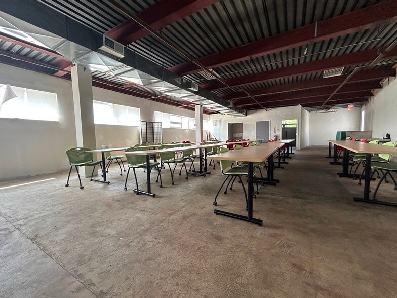 More Photos Of 4300 N Knox Ave, Chicago Warehouse For Sale