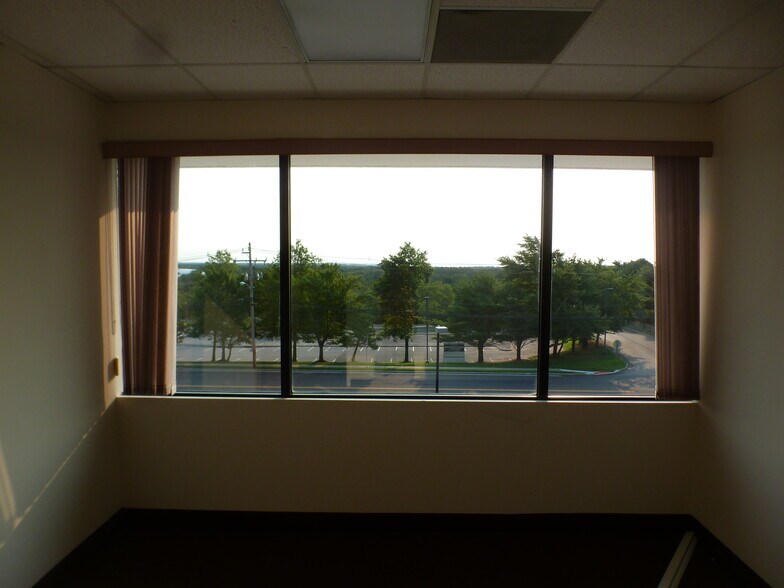 More Photos Of 1415 Hooper Ave, Toms River Office For Lease