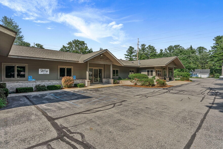 More Photos Of 3819 4 Mile Rd N, Traverse City Office For Sale