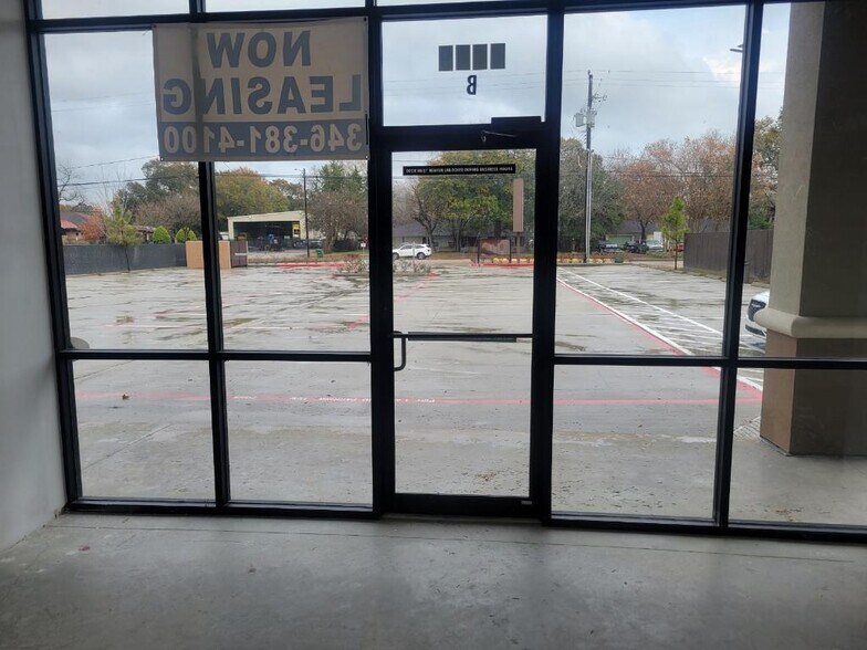 More Photos Of 2209 Blalock Rd, Houston Freestanding For Lease