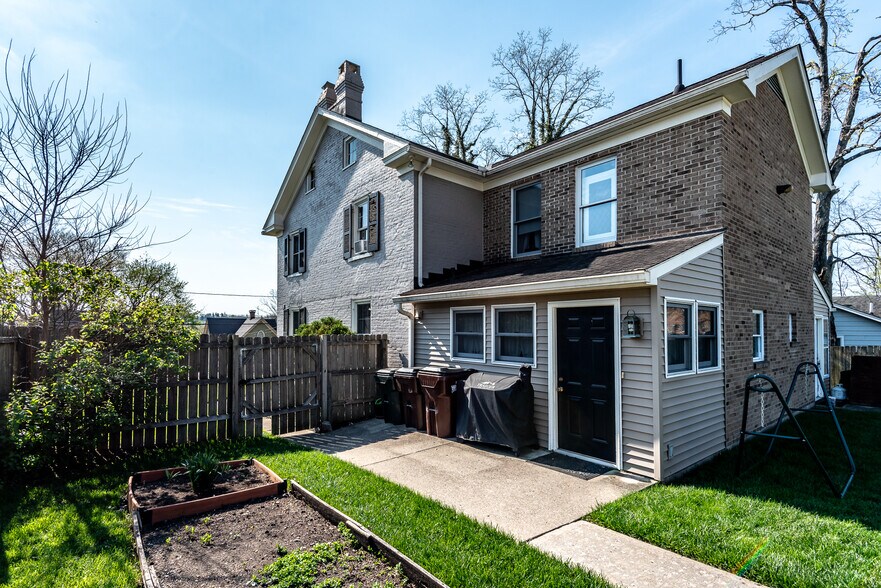 More Photos Of 129 N Main St, Waynesville Specialty For Sale