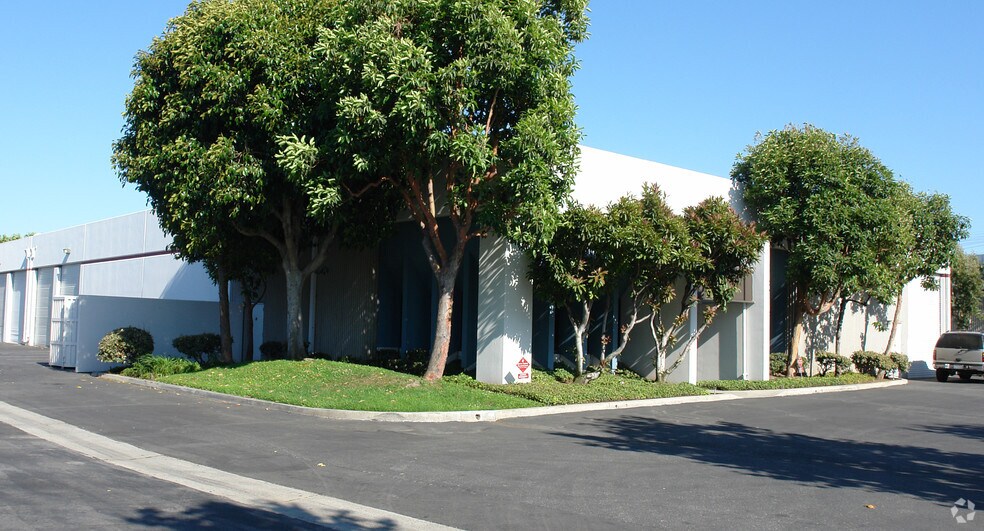 Primary Photo Of 16412 Avalon Blvd, Carson Warehouse For Lease
