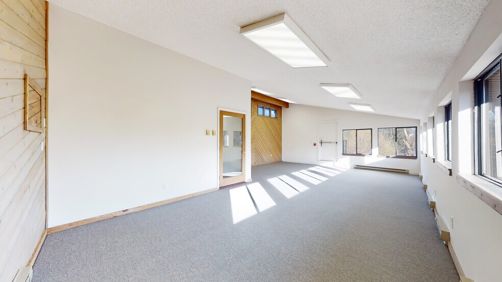 More Photos Of 220 Silver Lake Rd, Dingmans Ferry Office For Sale