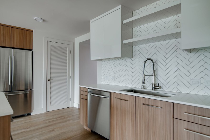 More Photos Of 1640 Broadway, Oakland Apartments For Lease