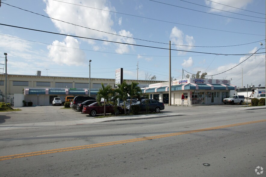 More Photos Of 330-332 W 9th St, Hialeah Storefront Retail Office For Lease