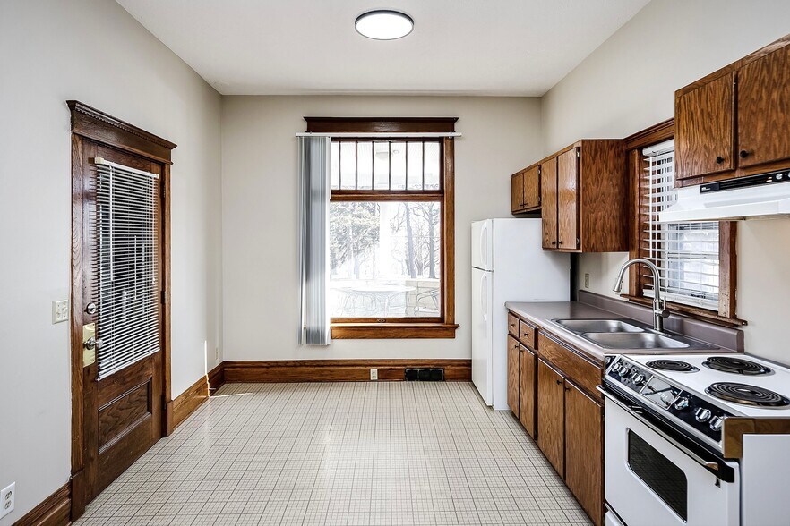 More Photos Of 1618 S 32nd Ave, Omaha Apartments For Sale