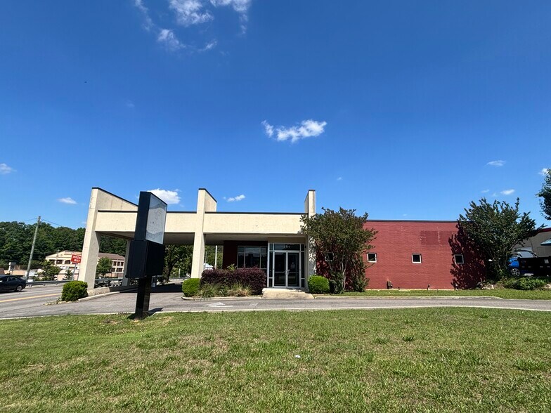 Primary Photo Of 1575 Montgomery Hwy, Vestavia Hills Medical For Lease