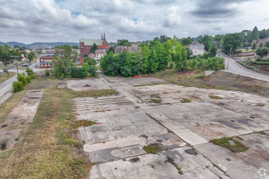 More Photos Of 700 Constitution Blvd, New Kensington Land For Sale