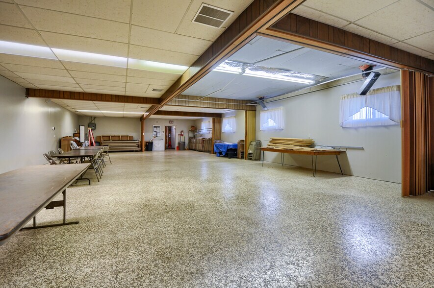 More Photos Of 3306 Lippincott Blvd, Burton Specialty For Sale