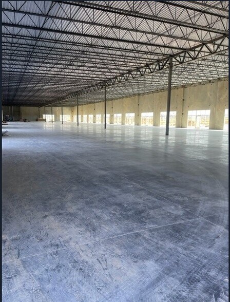 More Photos Of 485 International Dr, Jeffersonville Light Distribution For Lease