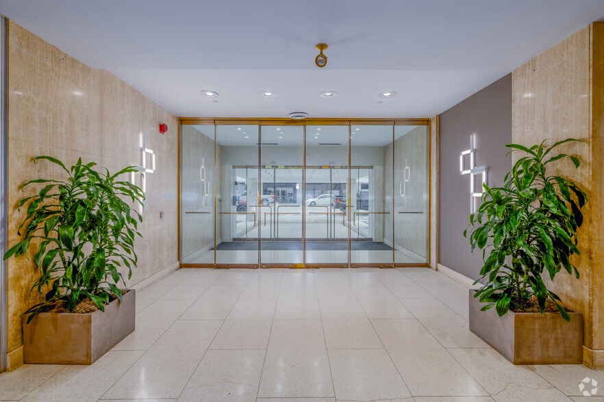 More Photos Of 601 S Boulder Ave, Tulsa Office For Sale