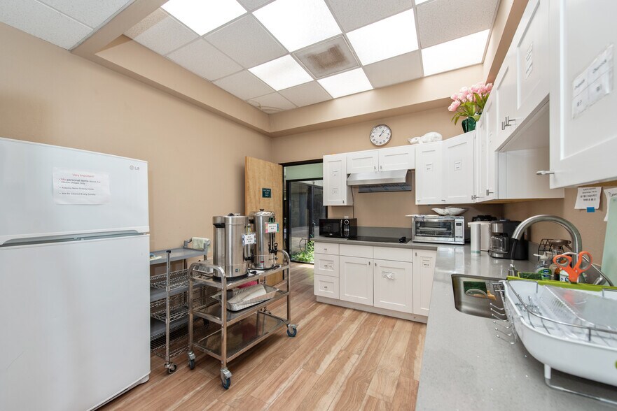 More Photos Of 17500 Red Hill Ave, Irvine Office Residential For Lease