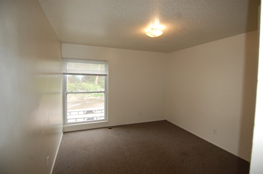 More Photos Of 1100 Arthur St, Iowa City Apartments For Sale