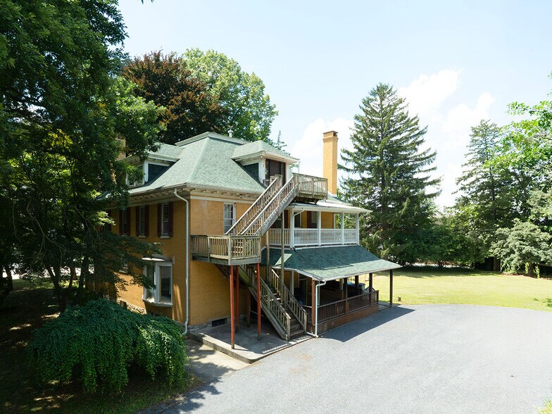 Primary Photo Of 26 2nd St, Highspire Specialty For Sale