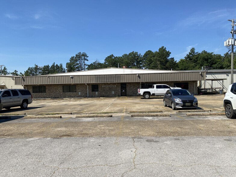 Primary Photo Of 114 Old Runway Rd, Tupelo Warehouse For Lease