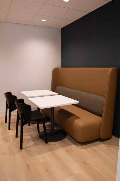 More Photos Of 27 S Squirrel Rd, Auburn Hills Coworking Space