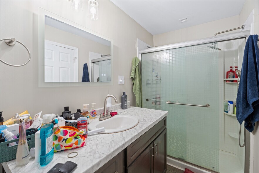 More Photos Of 217 W 28th St, Buena Vista Apartments For Sale