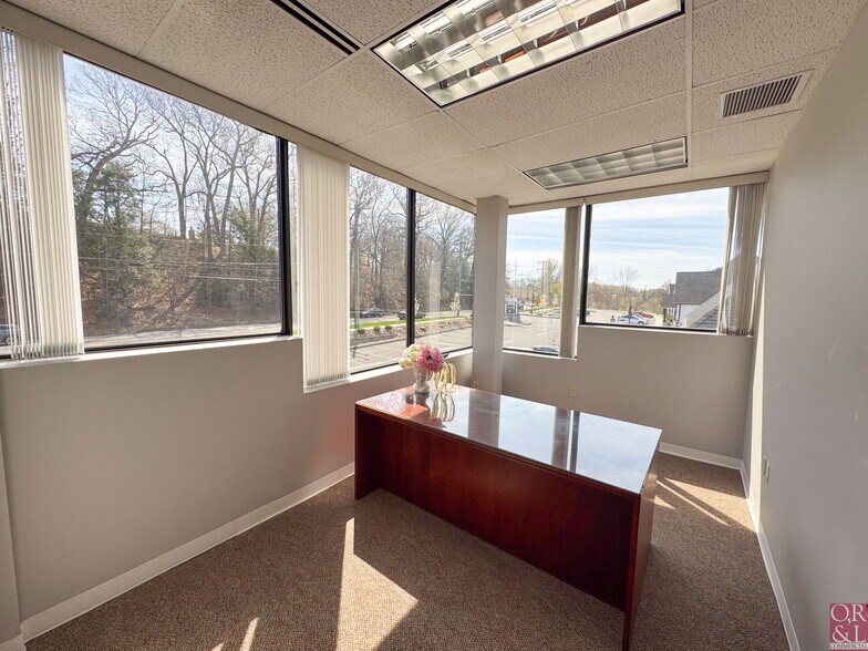 More Photos Of 72 Queen St, Southington Office For Lease