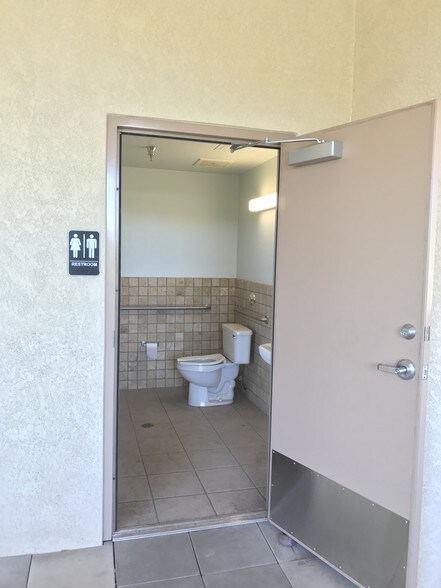 More Photos Of 1310 W St Marys Rd, Tucson Medical For Lease