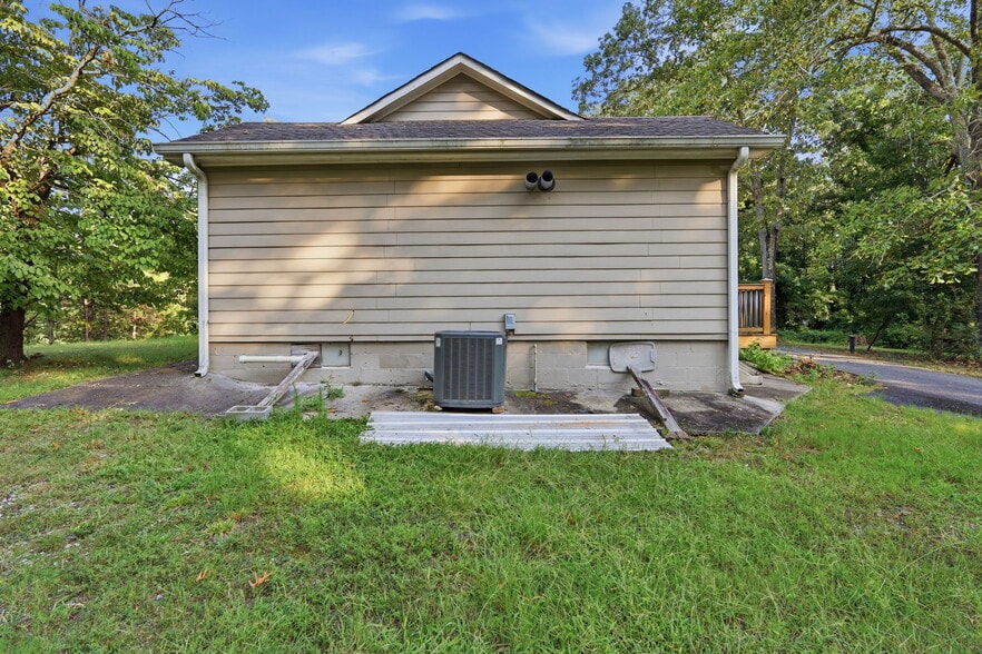 More Photos Of 3365 Thompson Bridge Rd, Gainesville Freestanding For Sale