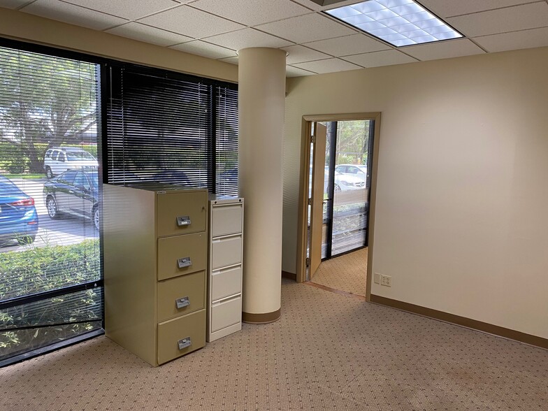 More Photos Of 3333 W Commercial Blvd, Fort Lauderdale Medical For Sale