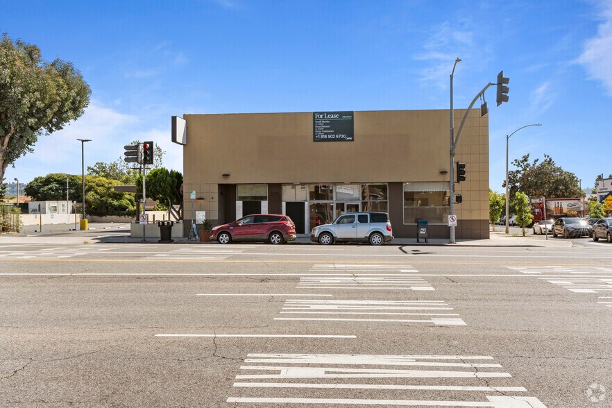 More Photos Of 3250 Glendale Blvd, Los Angeles Storefront Retail Office For Lease