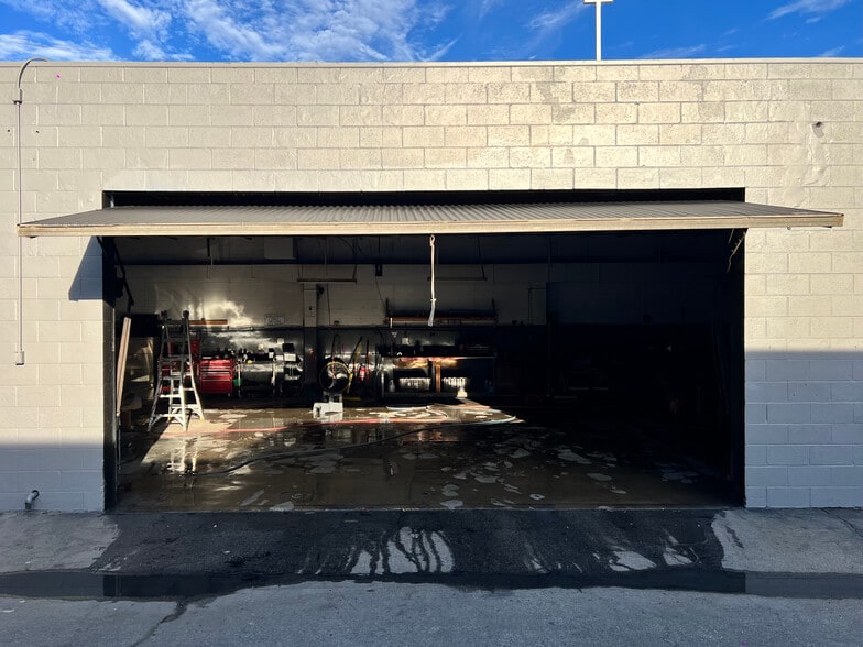 More Photos Of 100 S San Gabriel Blvd, San Gabriel Warehouse For Lease
