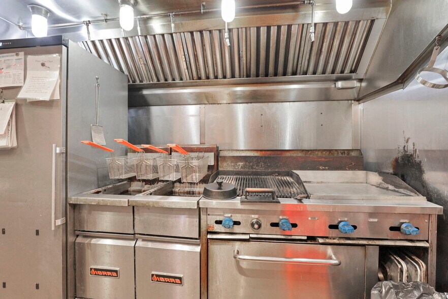 More Photos Of 14675 Zion Rd, Thornville Restaurant For Sale