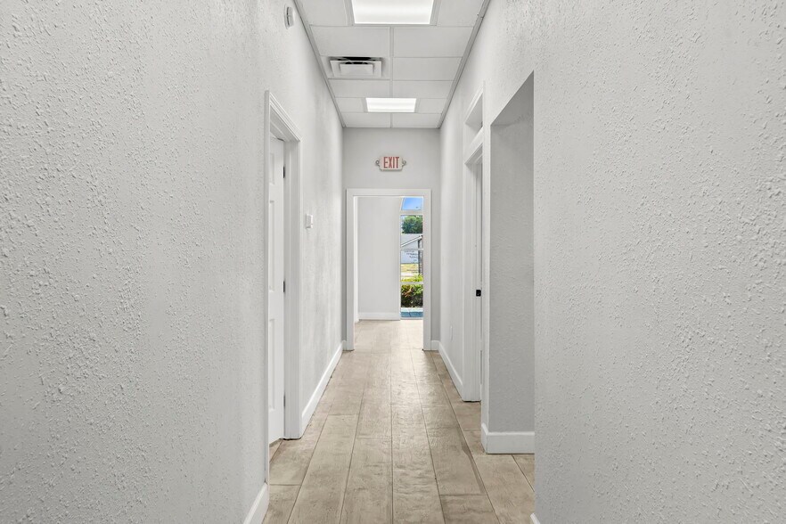 More Photos Of 5907 Sr-22, Panama City Funeral Home For Lease