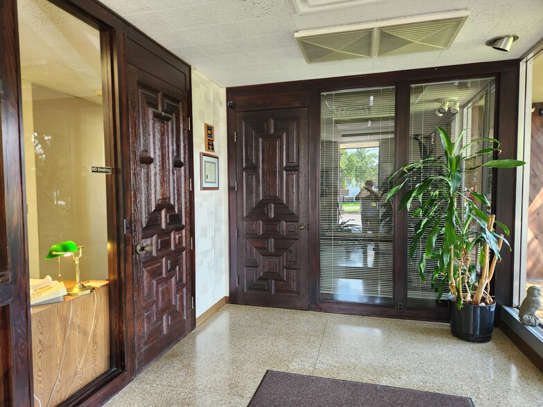 More Photos Of 106 S Texas Ave, Greenville Office For Sale