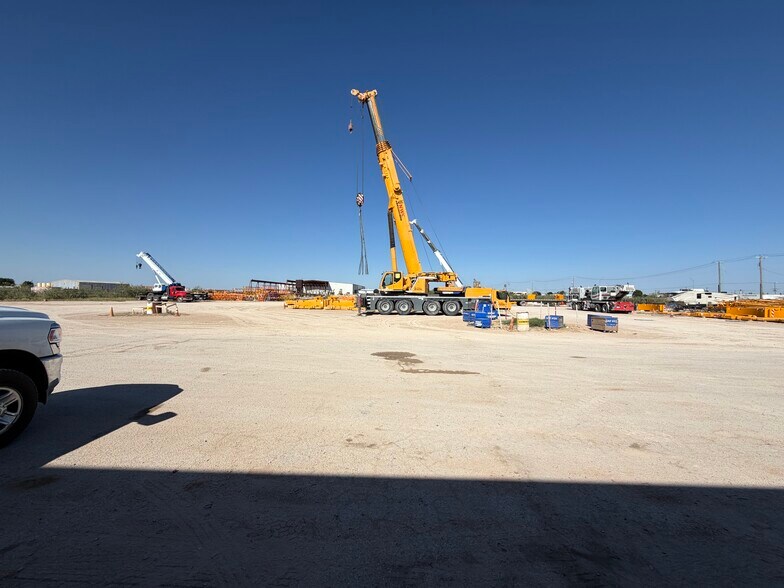 More Photos Of 2135 W Interstate 20, Odessa Manufacturing For Lease
