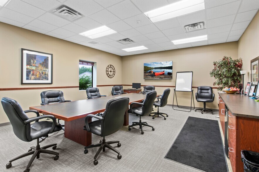 More Photos Of 940 S Hastings Ave, Saint Paul Park Office For Sale