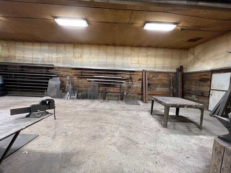 More Photos Of 6101 S 2nd St, Tetonia Service For Sale