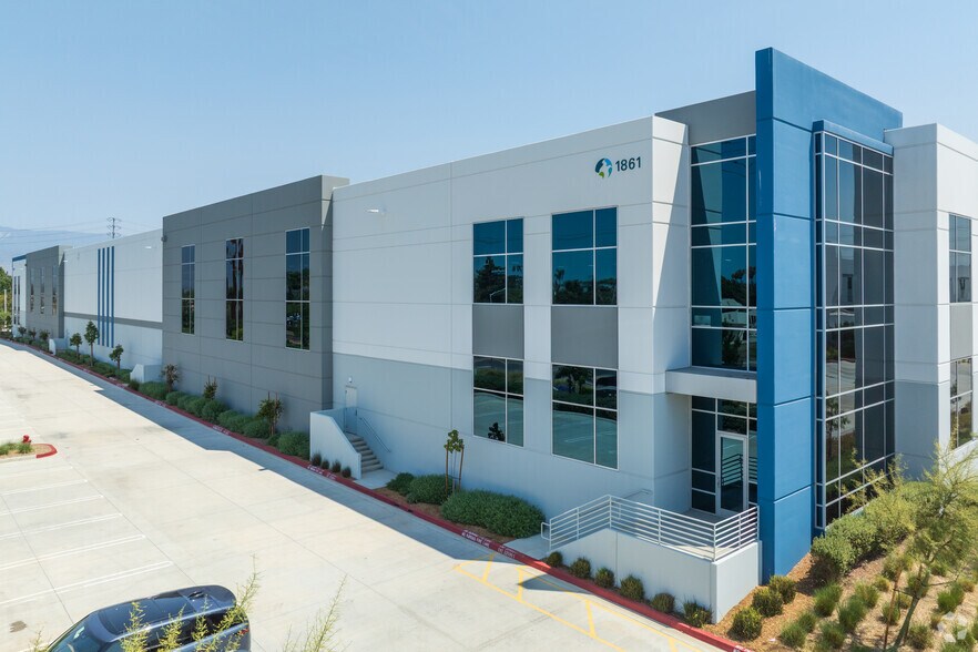 More Photos Of 1861 Mountain View, Redlands Distribution For Lease