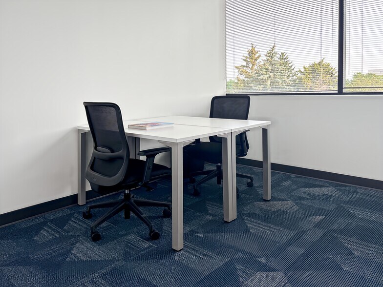 More Photos Of 1560 Wall St, Naperville Coworking Space