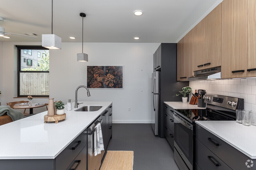 More Photos Of 337 SE 3rd St, Bentonville Apartments For Lease