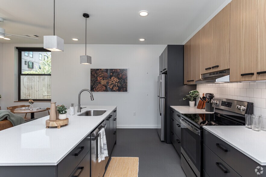 More Photos Of 337 SE 3rd St, Bentonville Apartments For Lease