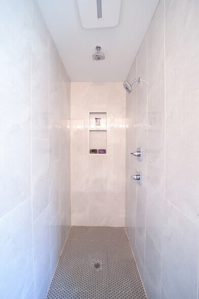 More Photos Of 2488 Perry Blvd NW, Atlanta Apartments For Sale