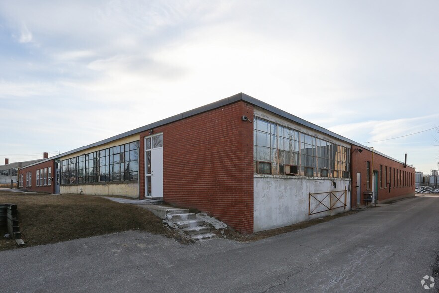 More Photos Of 193-195 Bartley Dr, Toronto Warehouse For Sale